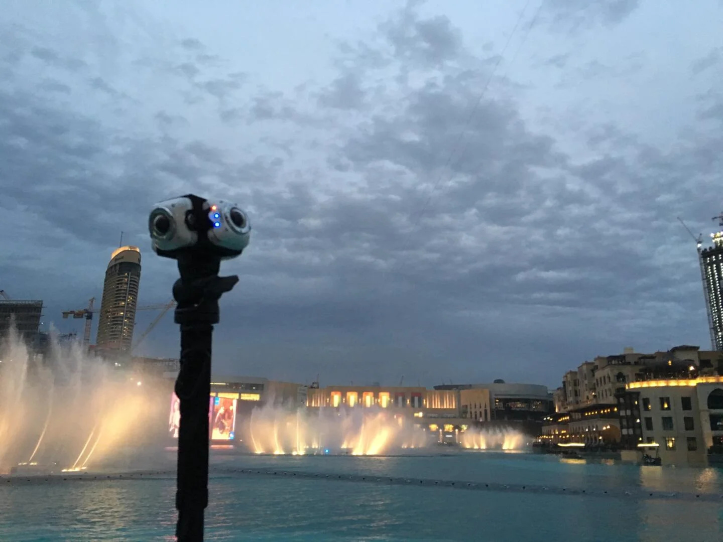 Dubai Mall Fountains 360 VR experience by PearlQuest