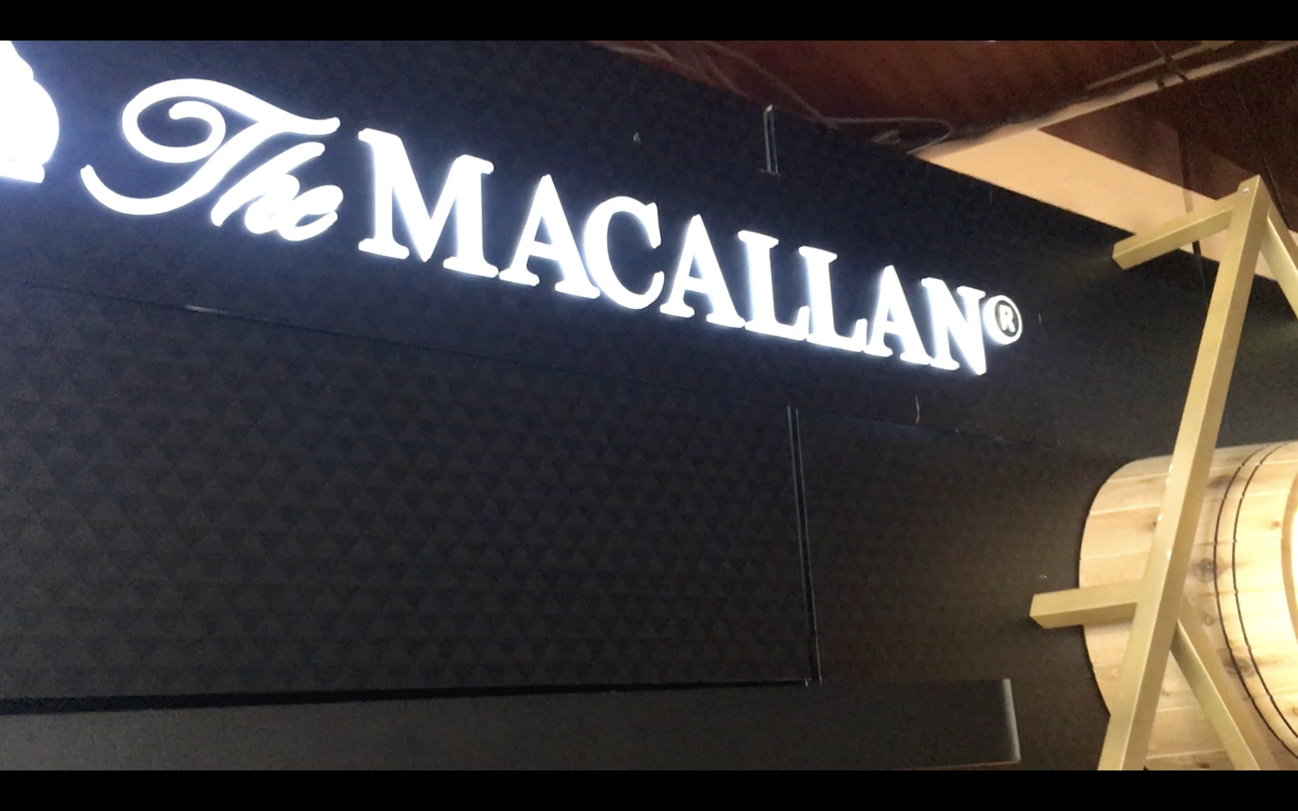 Large-scale 3D holographic showcase for The Macallan at Burj Khalifa.